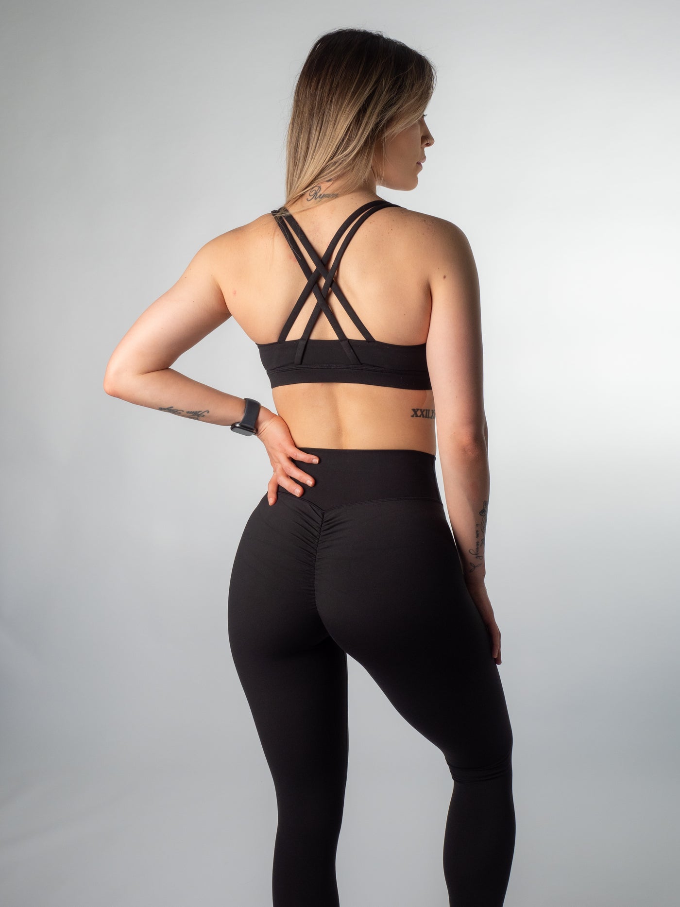 Elevate Scrunch Leggings